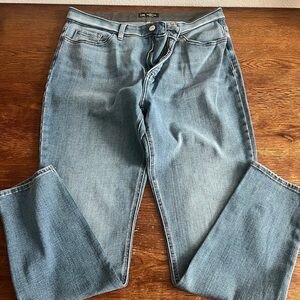 Lee Slim Fit Skinny Leg Mid Rise Jeans – Light Wash Size 14 Medium, 29” Inseam